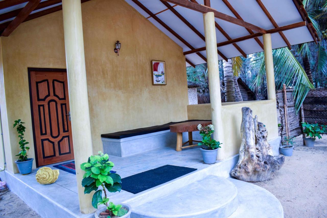 Omeesha Beach Hotel Kalpitiya Exterior foto